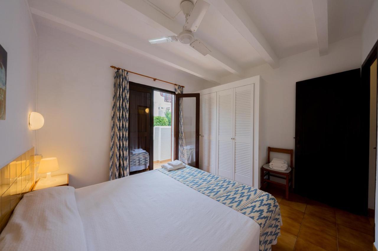 Apartamentos Sa Cala Cala Morell Esterno foto