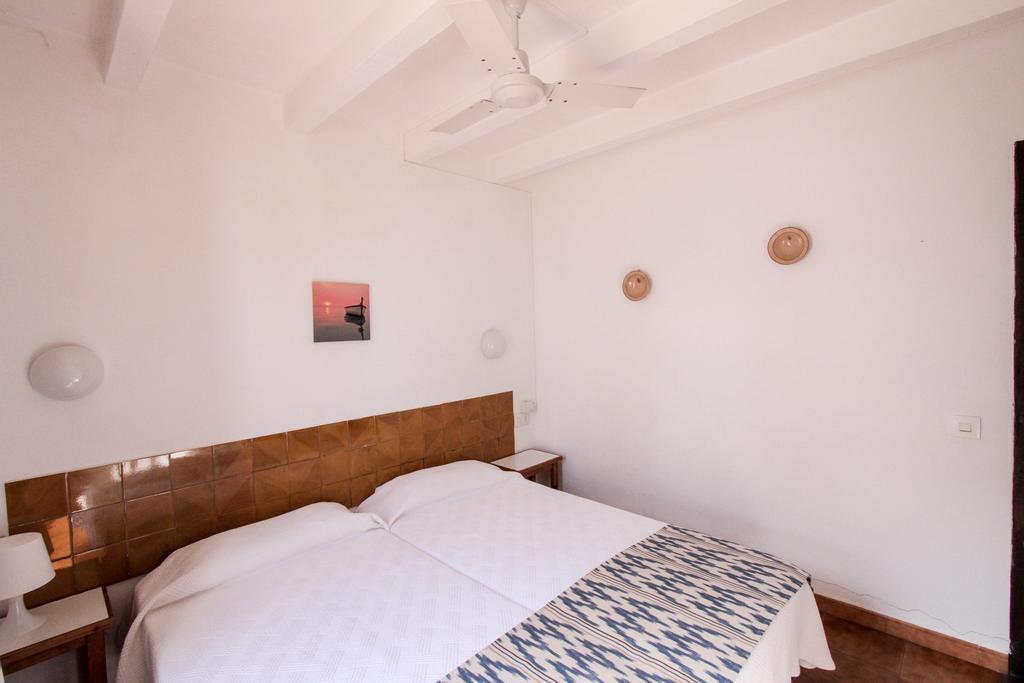 Apartamentos Sa Cala Cala Morell Esterno foto