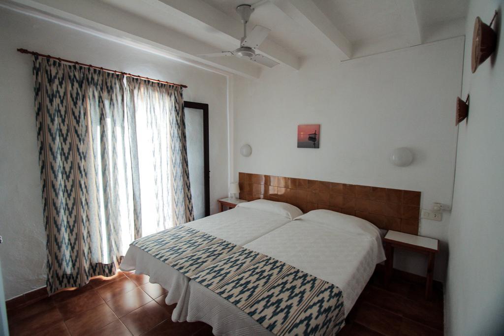 Apartamentos Sa Cala Cala Morell Esterno foto